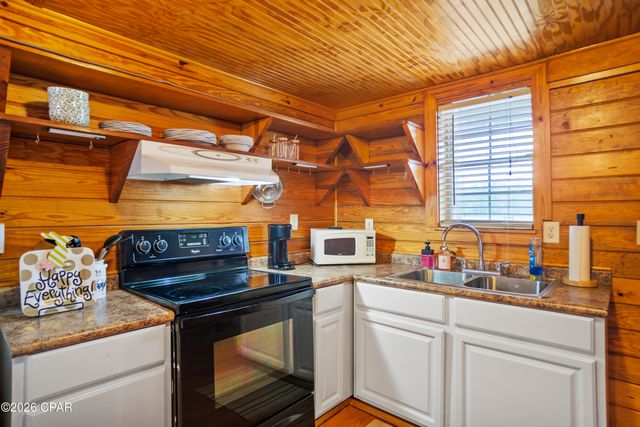 21260 NW Oak Tree Road, Clarksville, FL 32430