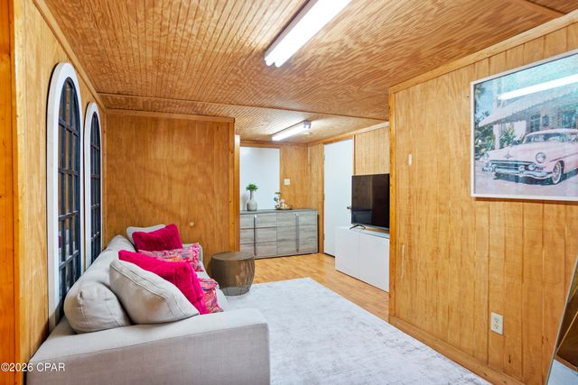 21260 NW Oak Tree Road, Clarksville, FL 32430