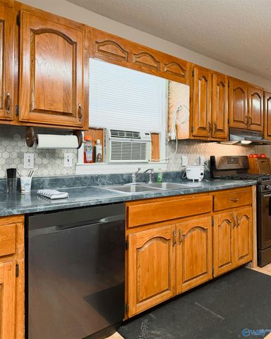 27420 Thach Road, Athens, AL 35613