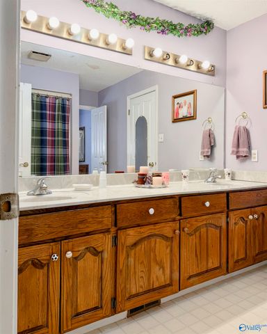 27420 Thach Road, Athens, AL 35613