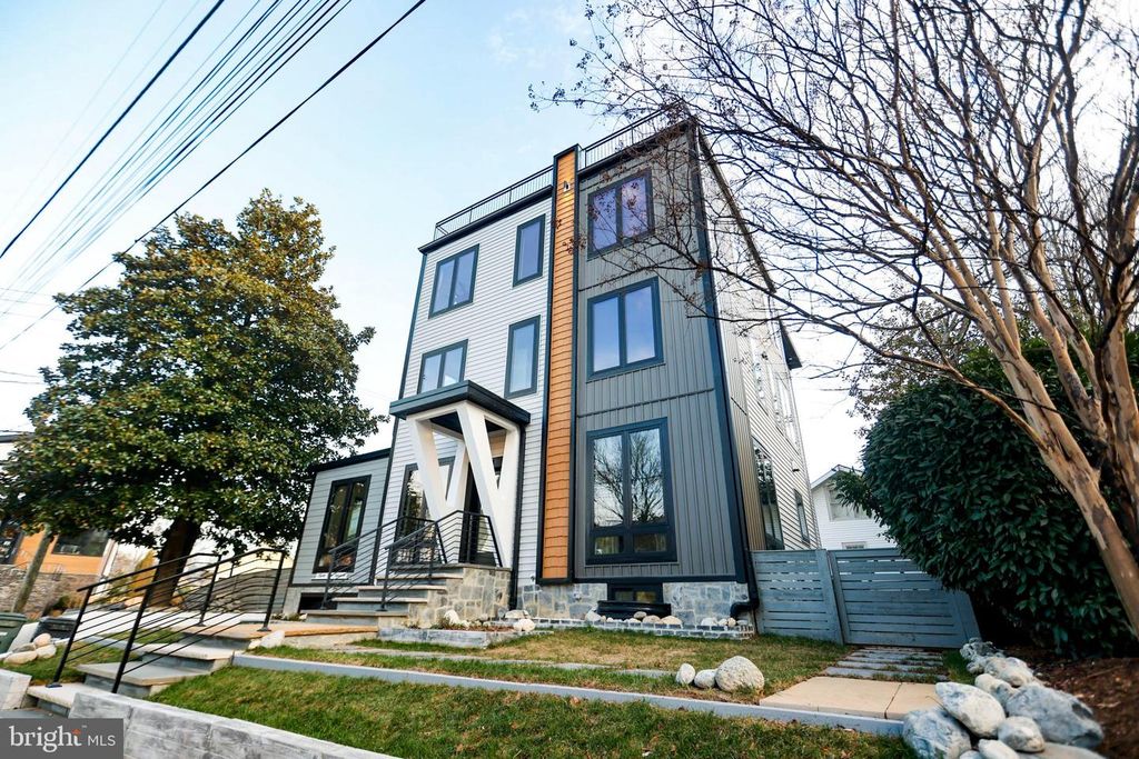 3500 7TH ST N, Arlington, VA 22201