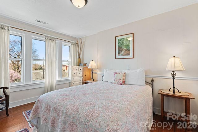 26 E Chestnut Street, Asheville, NC 28801