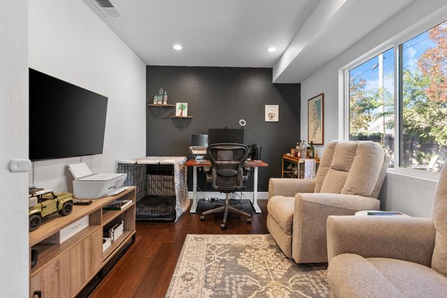 909 Greenwood Dr, Lodi, CA 95242