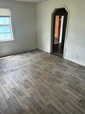 2901 E YUKON STREET, Tampa, FL 33604