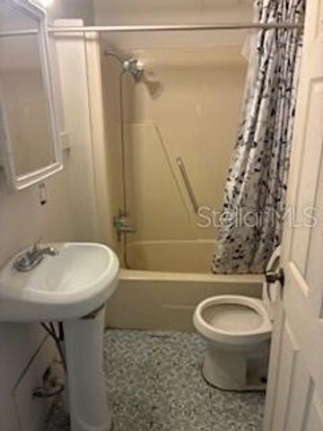 2901 E YUKON STREET, Tampa, FL 33604