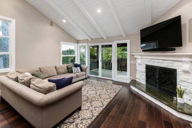 2645 Highland Drive, Carlsbad, CA 92008