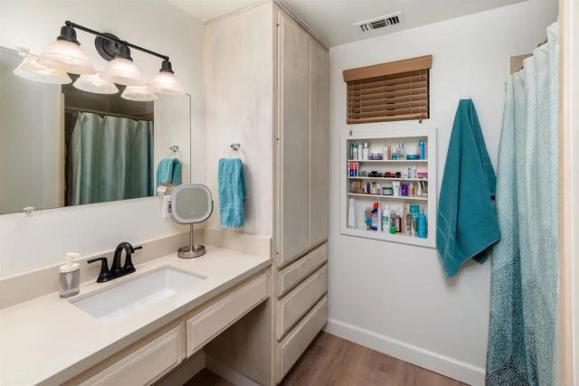 2645 Highland Drive, Carlsbad, CA 92008