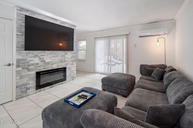 13 Raleigh Drive, Halfmoon, NY 12065