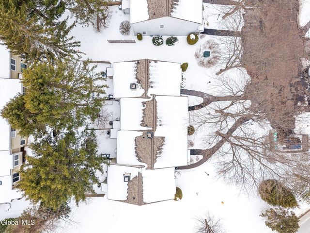 13 Raleigh Drive, Halfmoon, NY 12065