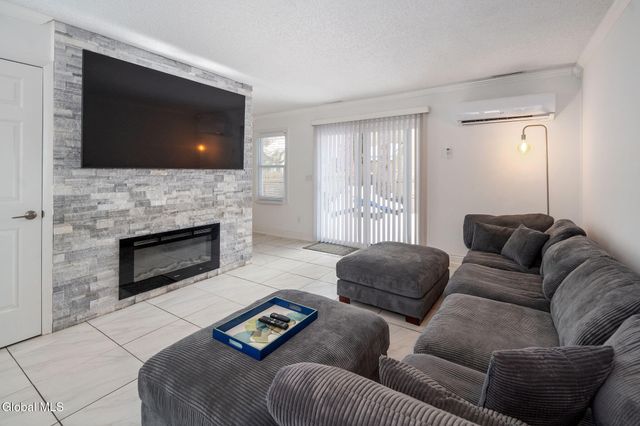 13 Raleigh Drive, Halfmoon, NY 12065