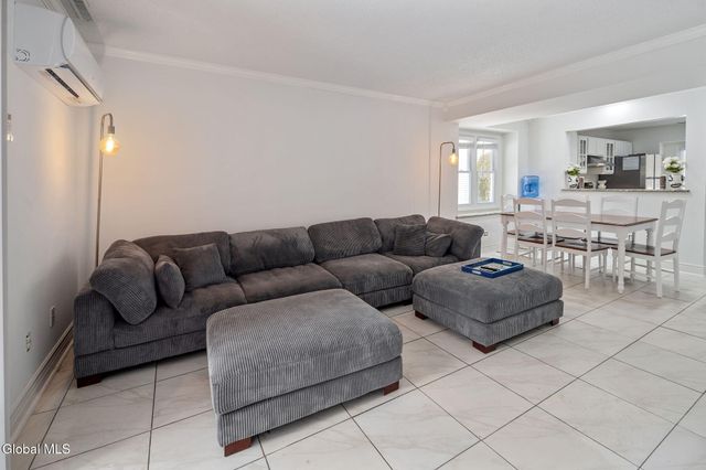 13 Raleigh Drive, Halfmoon, NY 12065