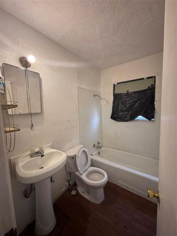 4222 Wipprecht Street, Houston, TX 77026