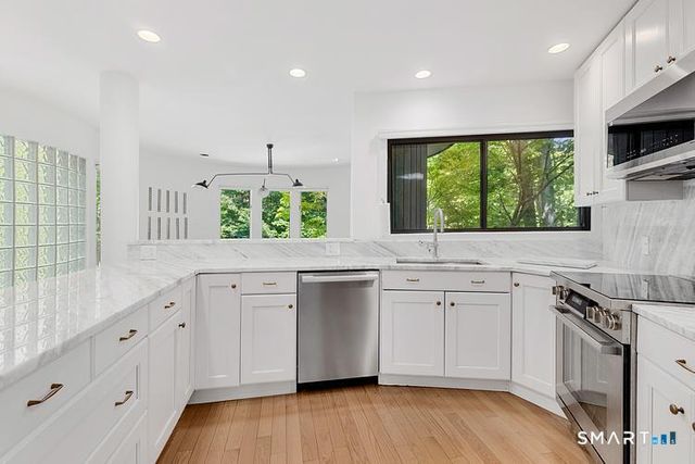 195 Steep Hill Road, Weston, CT 06883