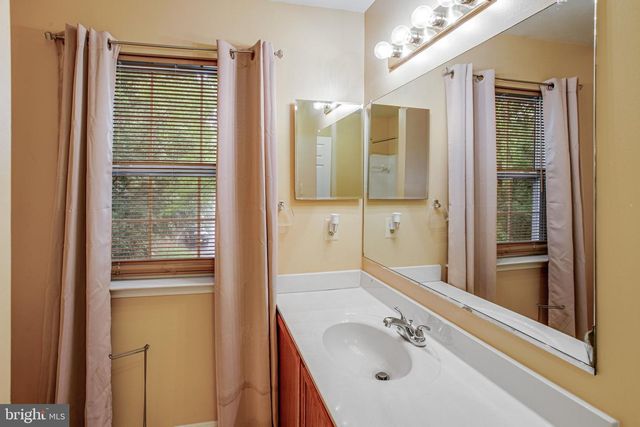 40 CATHERINE LN, Stafford, VA 22554