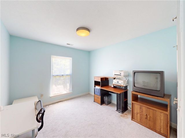 5133 W 7th Street, Brooklyn Heights, OH 44131