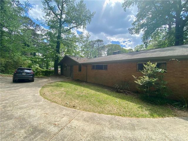 2700 The Fontainebleau SW, Atlanta, GA 30331