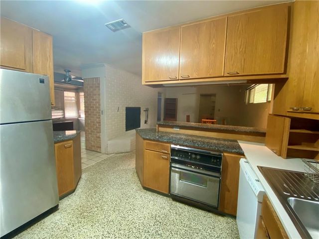 2700 The Fontainebleau SW, Atlanta, GA 30331