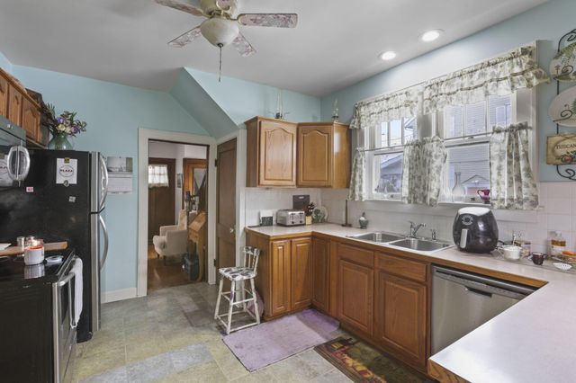 594 N 21st Street, Newark, OH 43055