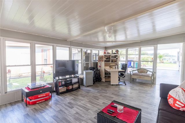1004 TODD WAY, Tavares, FL 32778