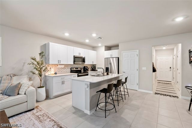 15527 Wildflower CIR, Naples, FL 34119