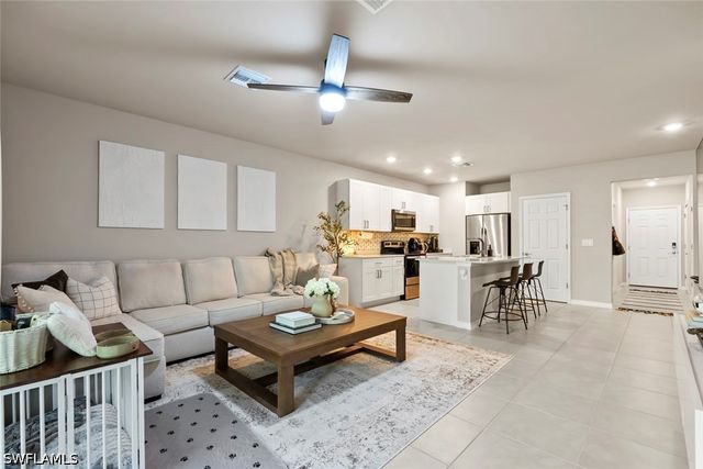 15527 Wildflower CIR, Naples, FL 34119
