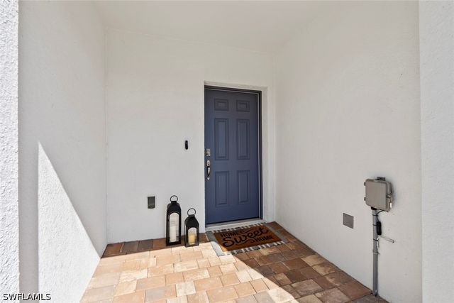 15527 Wildflower CIR, Naples, FL 34119