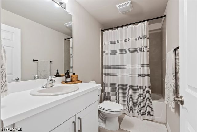 15527 Wildflower CIR, Naples, FL 34119