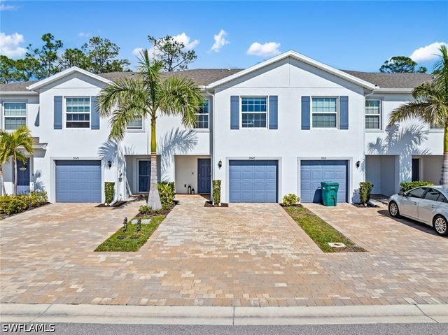 15527 Wildflower CIR, Naples, FL 34119