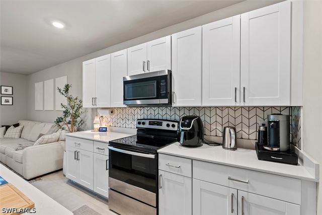 15527 Wildflower CIR, Naples, FL 34119
