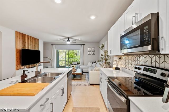 15527 Wildflower CIR, Naples, FL 34119