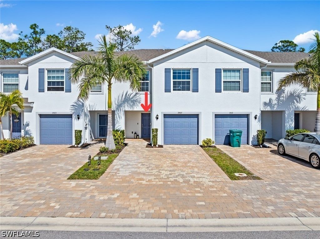 15527 Wildflower CIR, Naples, FL 34119