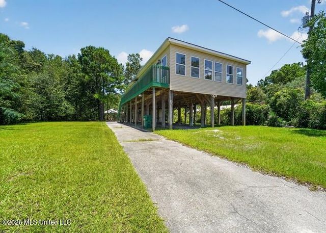 304 Vacation Lane, Waveland, MS 39576
