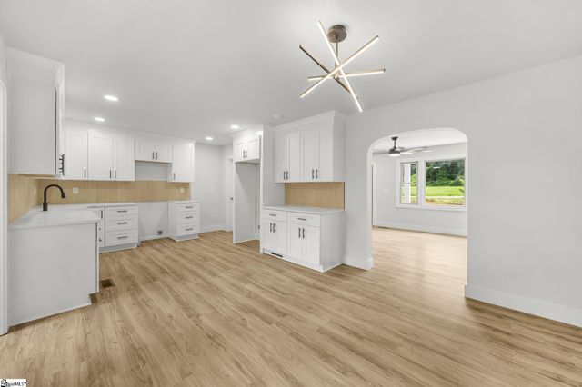 5497 Old Buncombe Road, Greenville, SC 29609