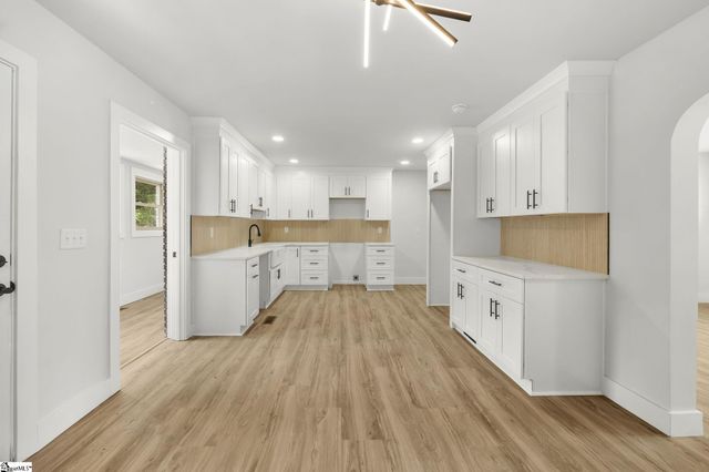5497 Old Buncombe Road, Greenville, SC 29609
