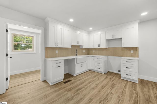 5497 Old Buncombe Road, Greenville, SC 29609
