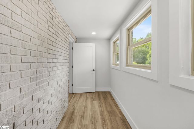 5497 Old Buncombe Road, Greenville, SC 29609