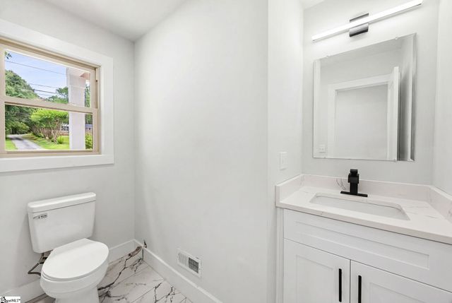 5497 Old Buncombe Road, Greenville, SC 29609