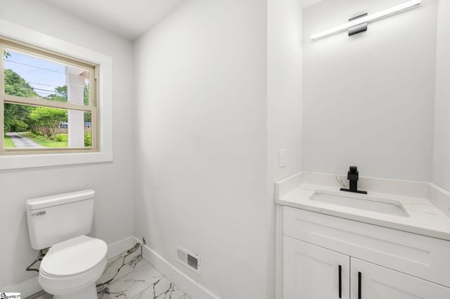 5497 Old Buncombe Road, Greenville, SC 29609