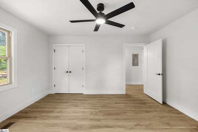 5497 Old Buncombe Road, Greenville, SC 29609