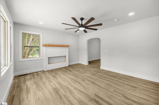 5497 Old Buncombe Road, Greenville, SC 29609