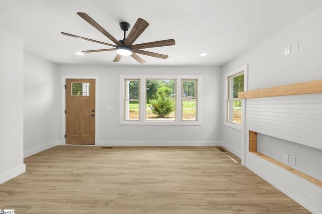 5497 Old Buncombe Road, Greenville, SC 29609