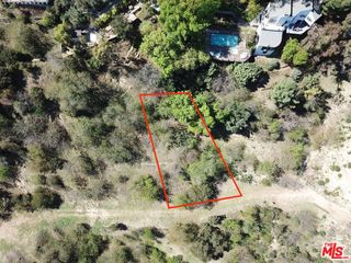 3895 N Hopevale Drive, Sherman Oaks, CA 91403