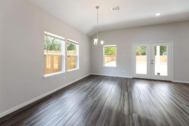 65 Road 5243, Cleveland, TX 77327