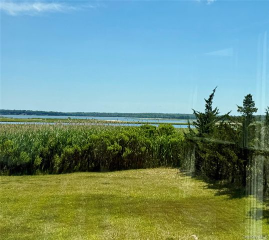57 Moon Avenue, Flanders, NY 11901