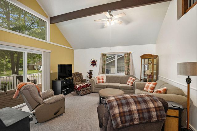 10905 1st Street, Canadian Lakes, MI 49346