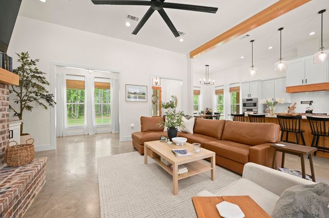 3195 Nesom Rd, Denham Springs, LA 70706