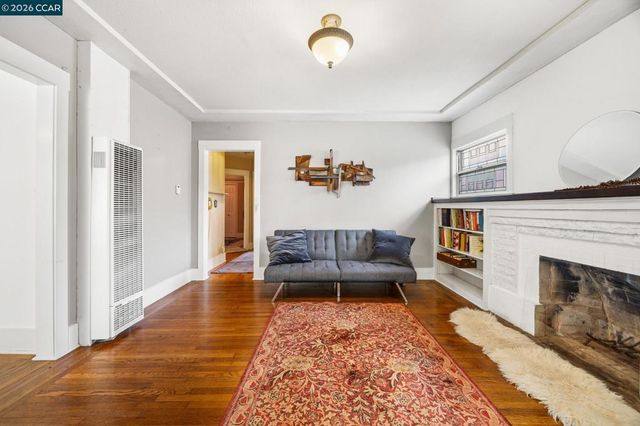 2637 Chestnut St, Oakland, CA 94607