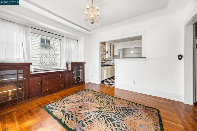 2637 Chestnut St, Oakland, CA 94607