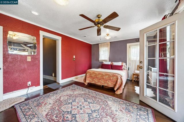 2637 Chestnut St, Oakland, CA 94607