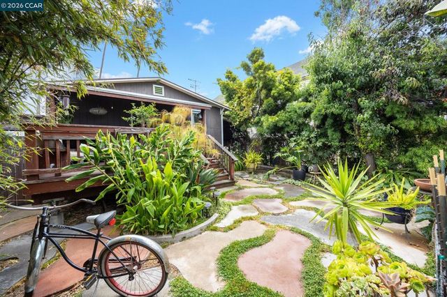 2637 Chestnut St, Oakland, CA 94607